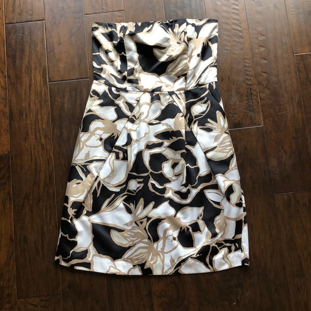The Limited, 6, strapless with pockets